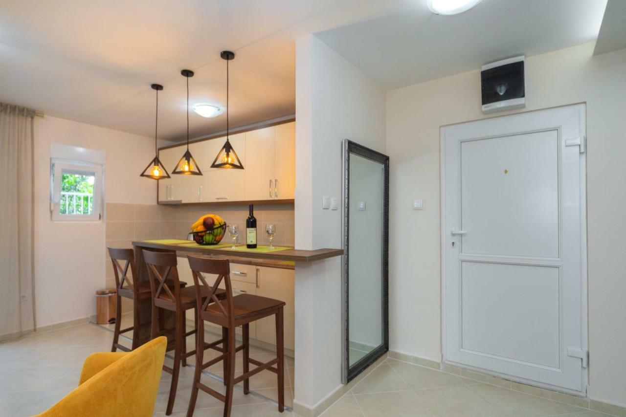 Apartmani Tref Petrovac Exterior photo